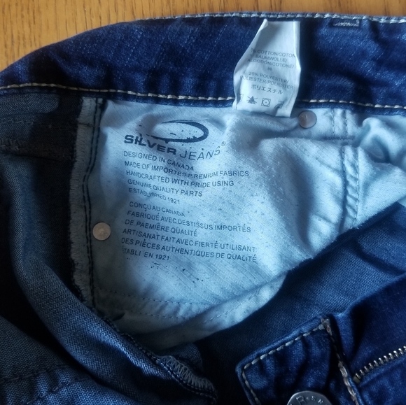 Silver Suki Jean Capris - Picture 5 of 5